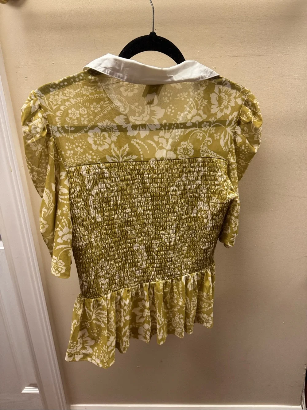 Anthropologie Maeve Green Floral Puff-Smocked Peplum Top with White Collar